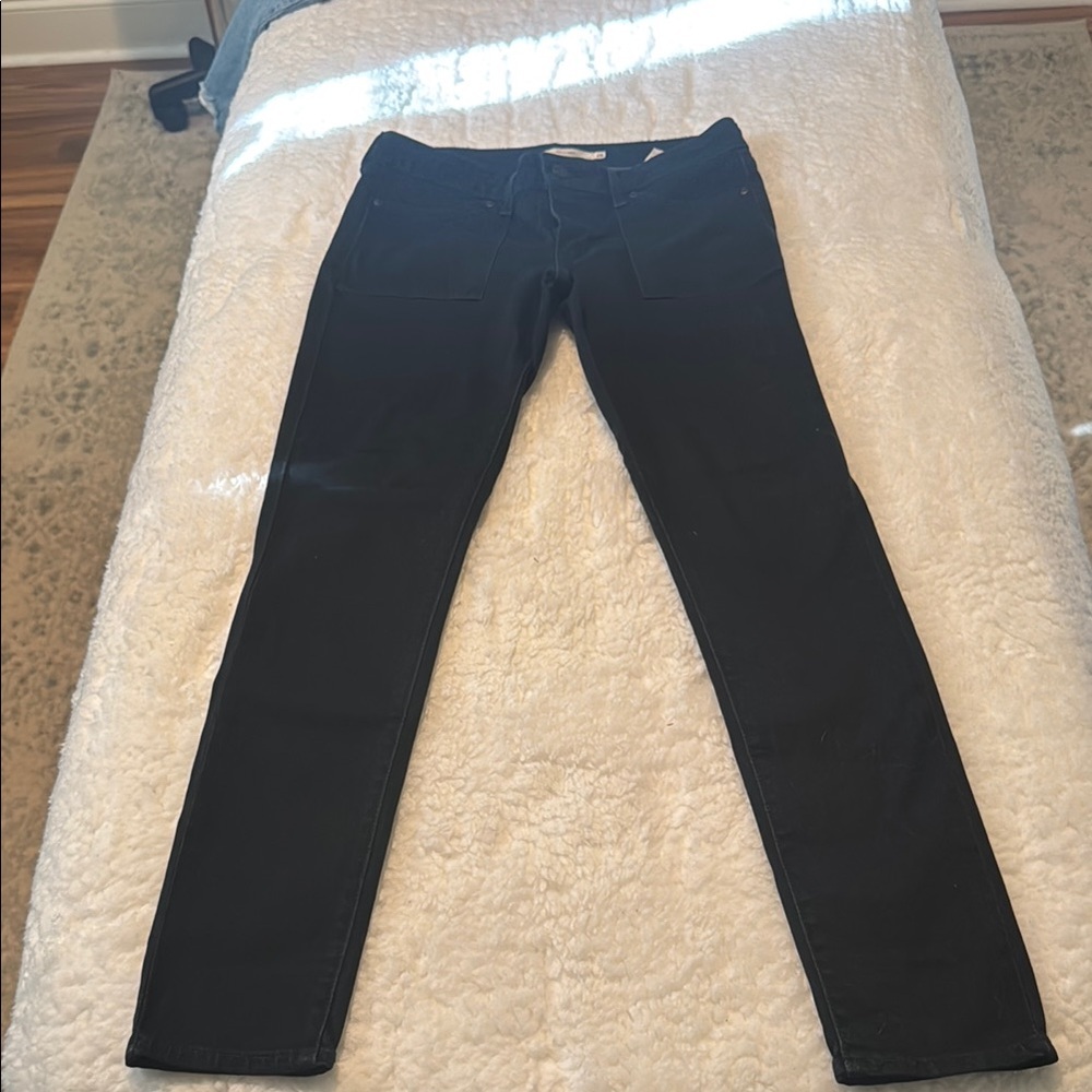 LEVI 711 skinny size 28 Black Skinny Jeans with Modern Fit